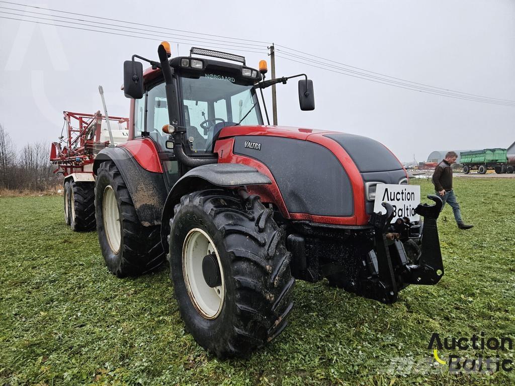 Valtra T190 الجرارات