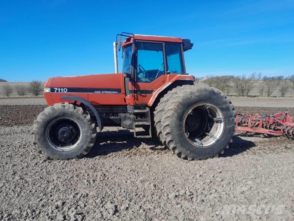 Case IH Magnum 7110 الجرارات