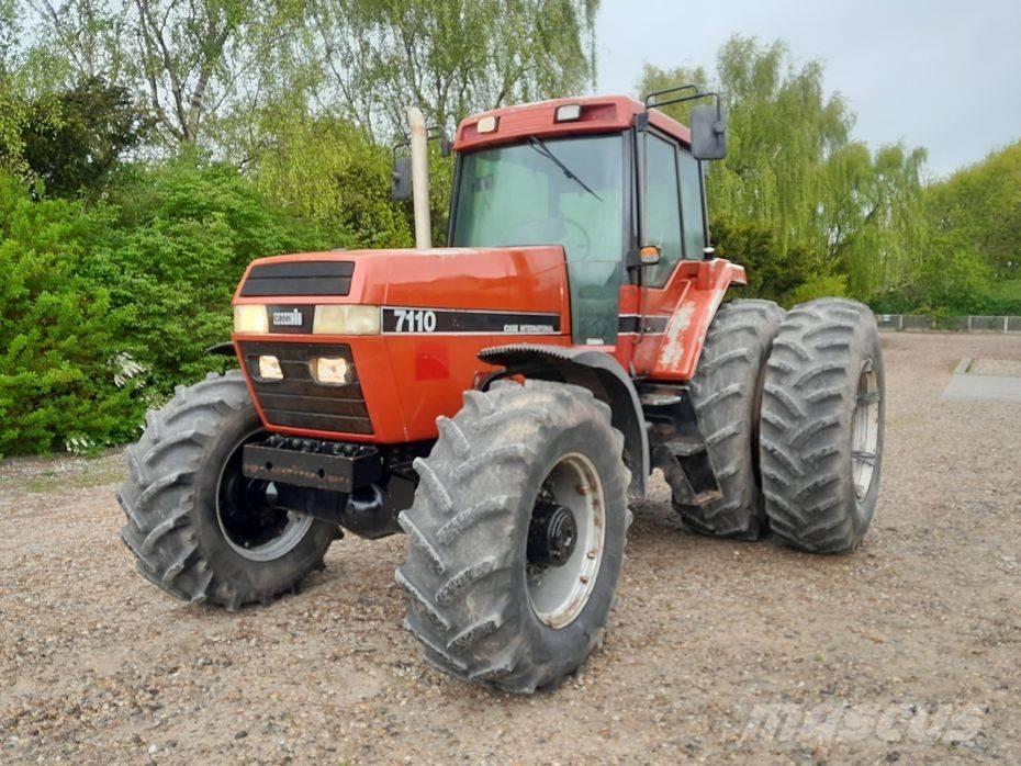 Case IH Magnum 7110 الجرارات
