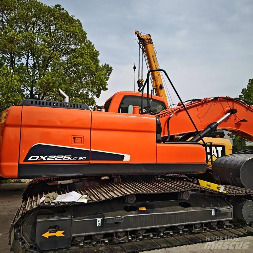 Doosan DX 225 حفارات زحافة