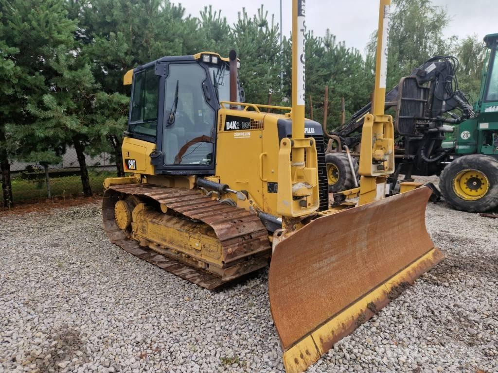 CAT D 4 K 2 LGP بلدوزرات مجنزرة