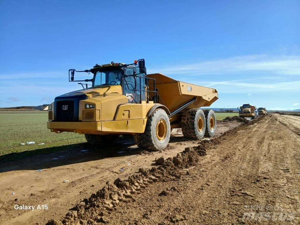 CAT 745 ساحبات مفصلية