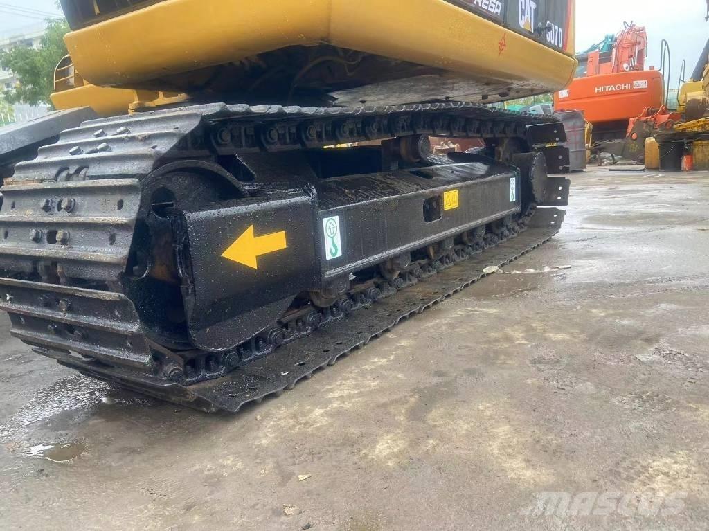 CAT 307 D حفارات وسط 7 طن - 12 طن