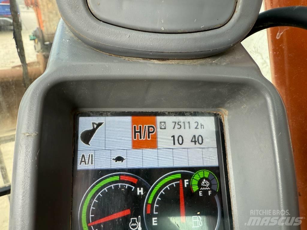 Hitachi ZX 210 LC-6 حفارات زحافة