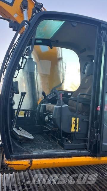 JCB JS 130 حفارات زحافة