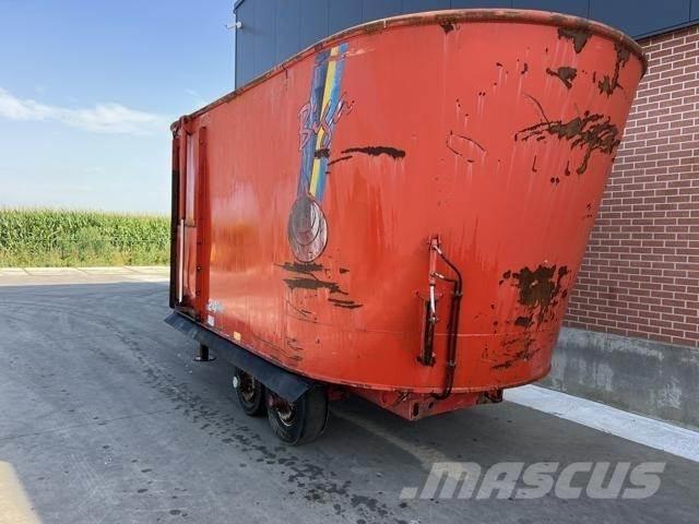 Peecon 24m³ ملقمات خلاط