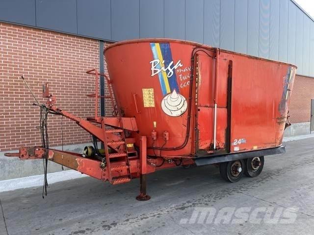 Peecon 24m³ ملقمات خلاط