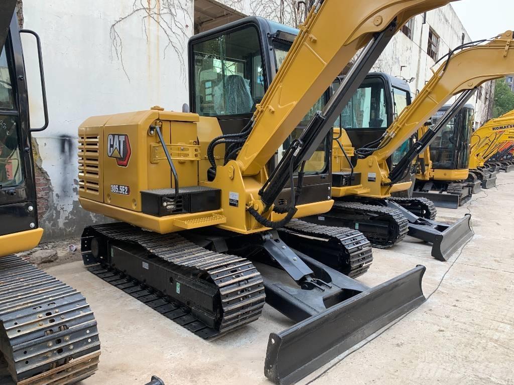 CAT 305.5E2 حفارات زحافة