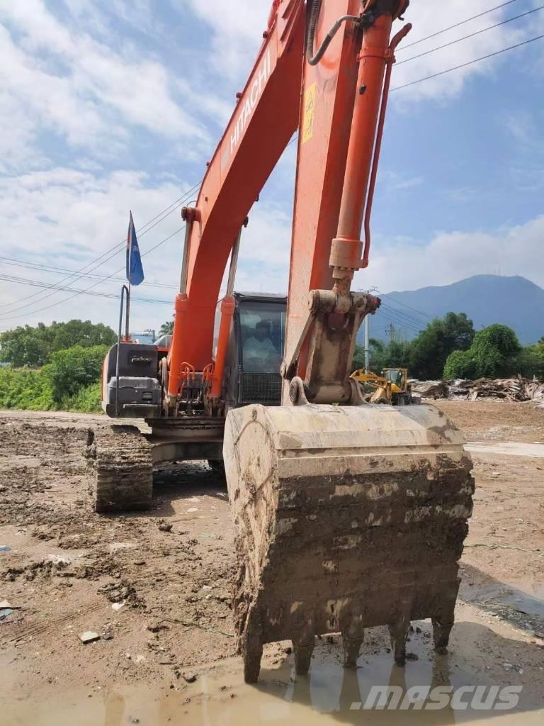 Hitachi EX 200-5 حفارات زحافة