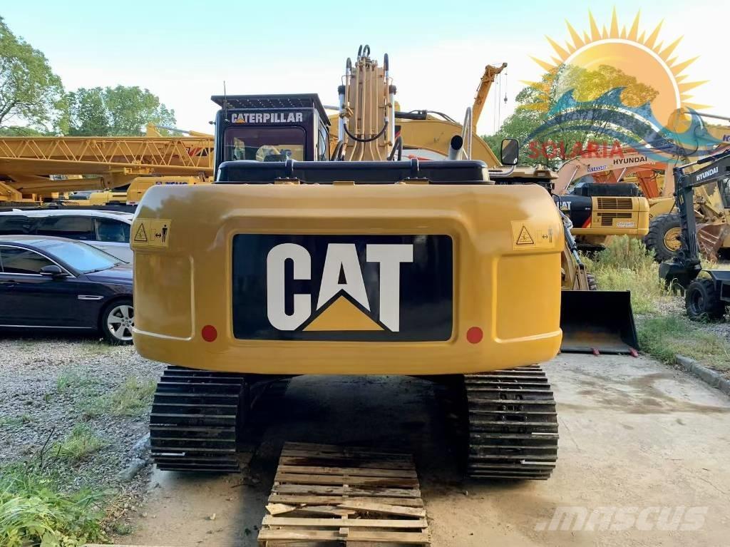 CAT 320 D حفارات زحافة