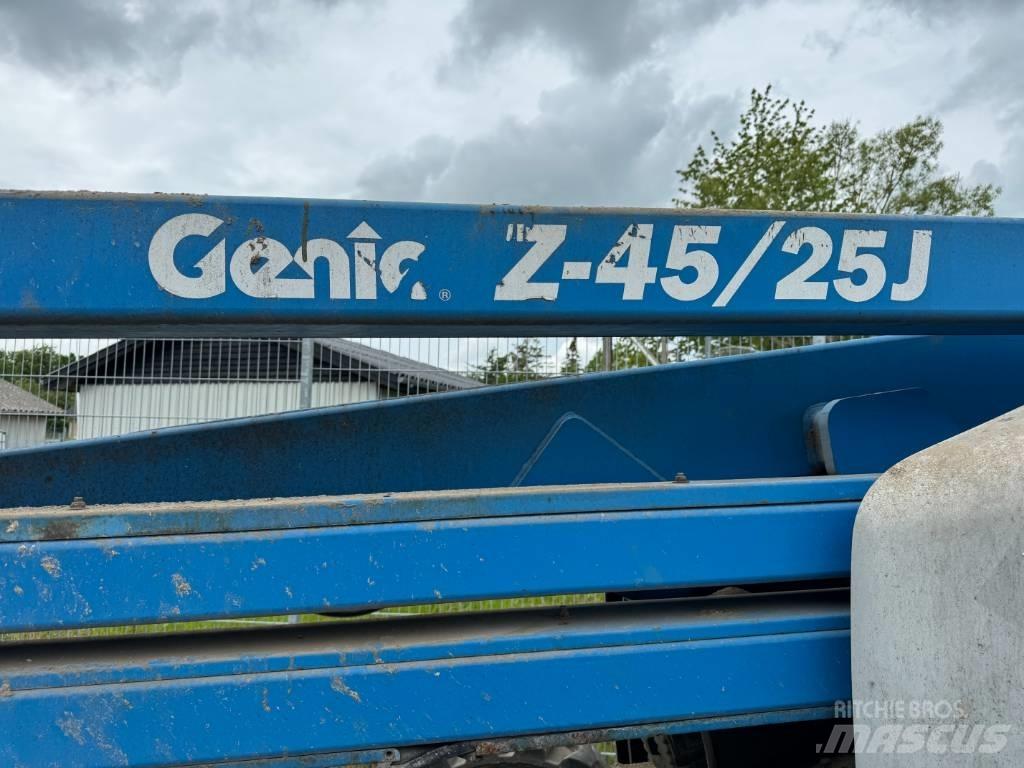 Genie Z 45/25 رافعات سلة مفصلية