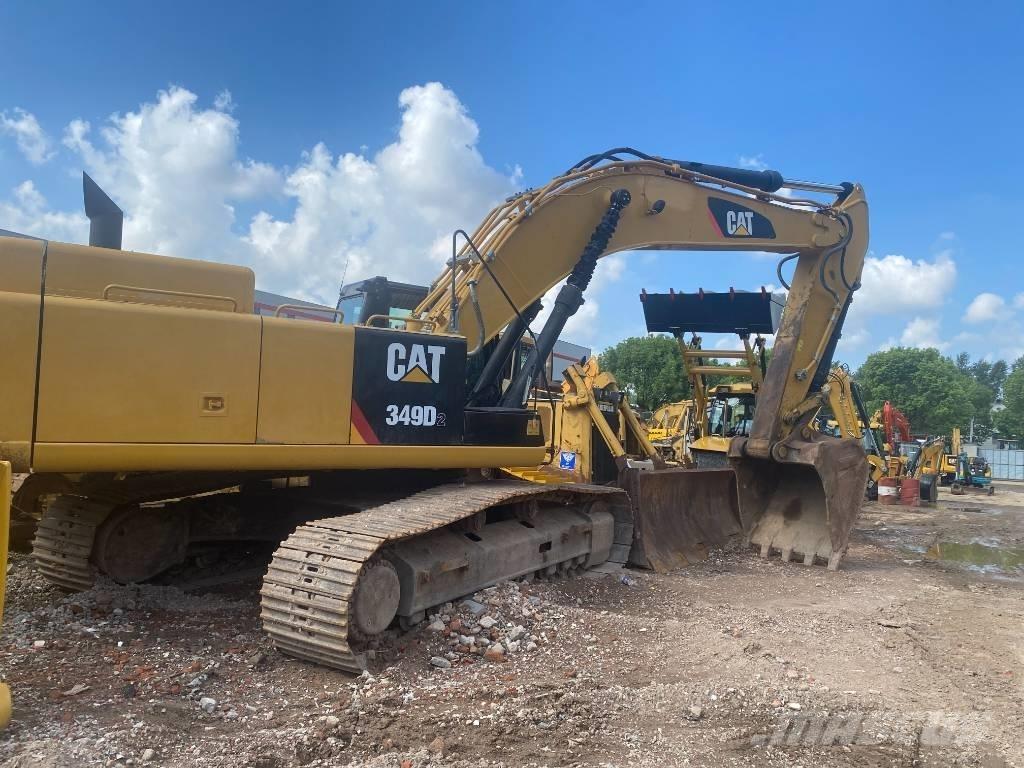 CAT 349 D L حفارات زحافة