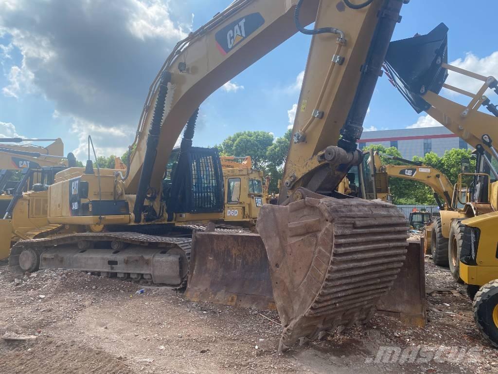 CAT 349 D L حفارات زحافة