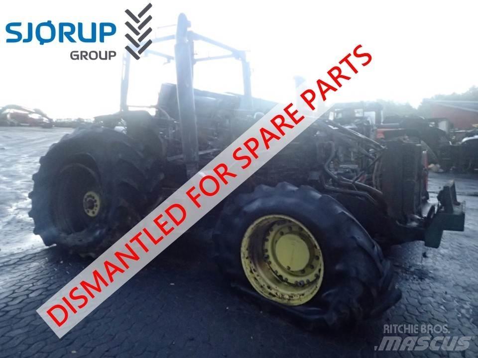 John Deere 7920 الجرارات
