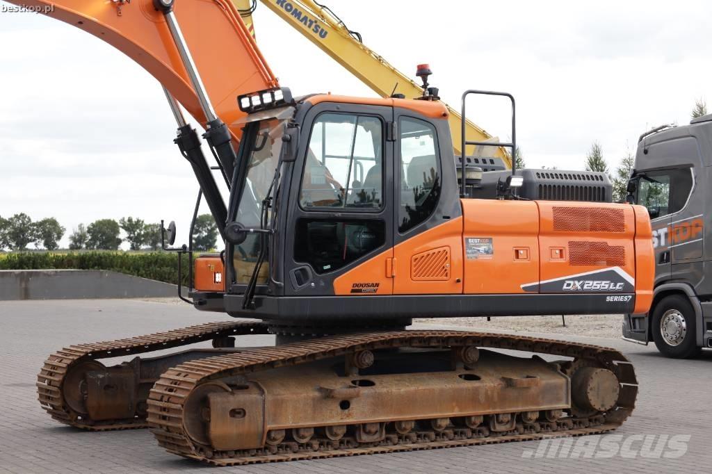 Doosan DX255LC-7 حفارات زحافة