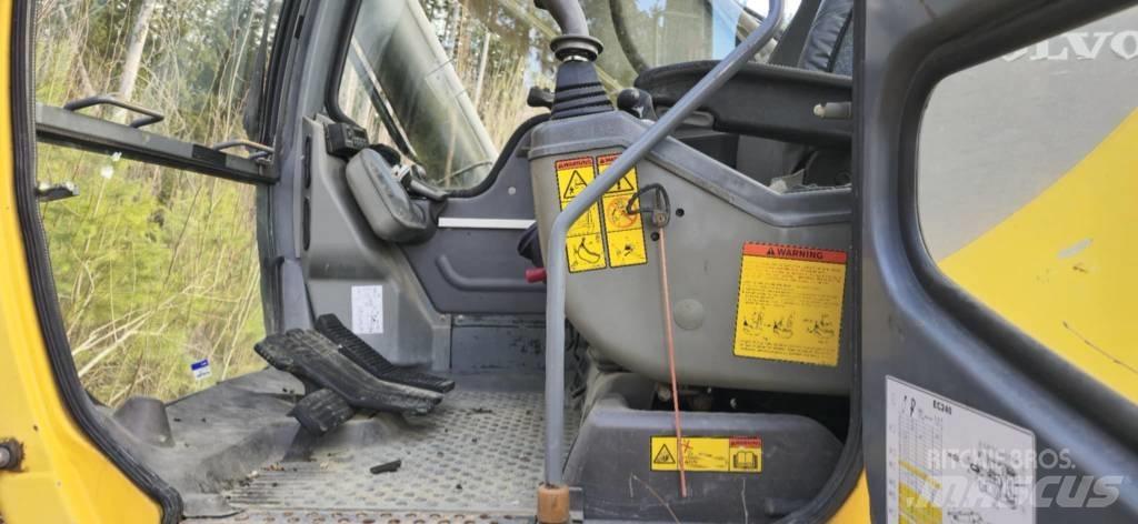 Volvo EC 240 LC حفارات زحافة