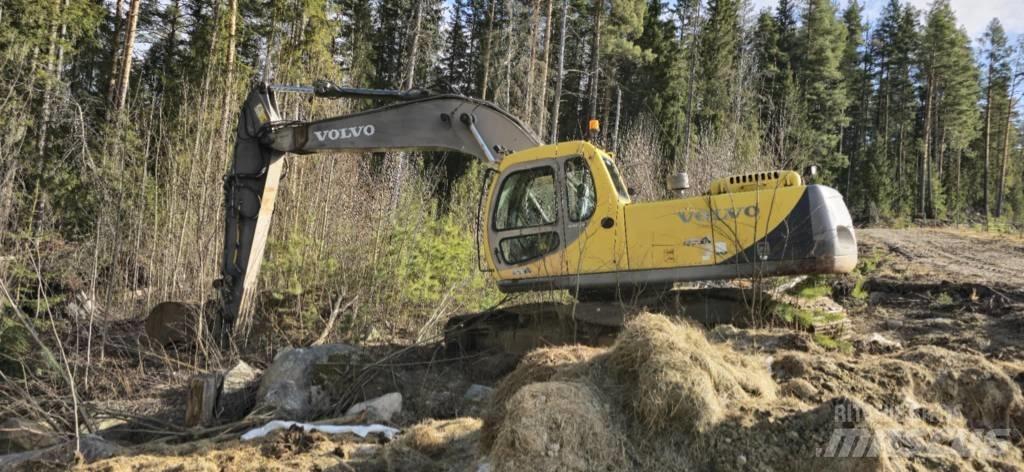 Volvo EC 240 LC حفارات زحافة
