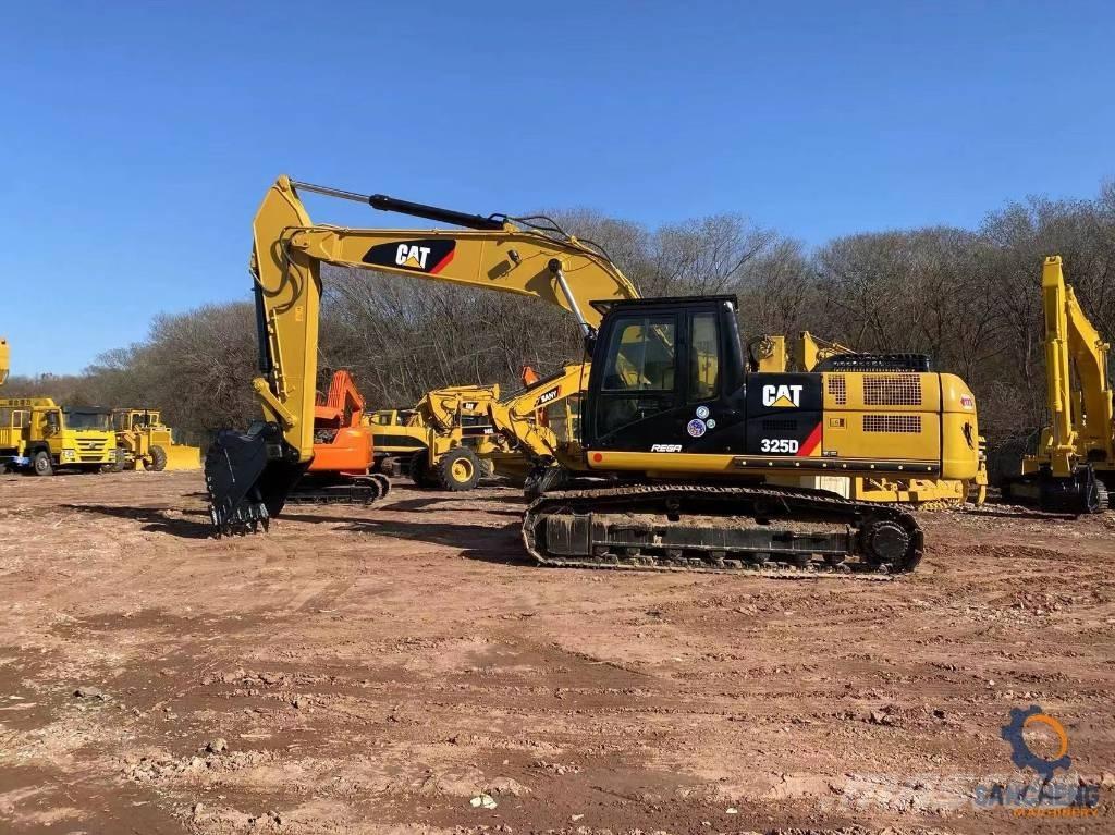 CAT 325 D حفارات زحافة