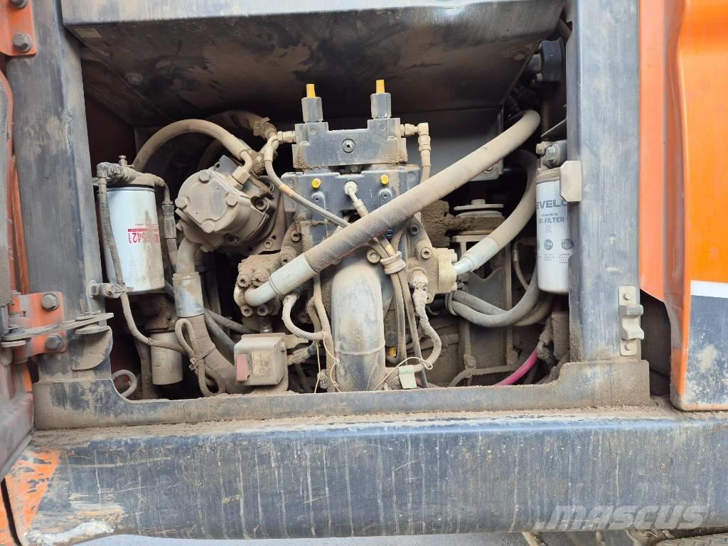 Doosan DX 210 W حفارات بعجل