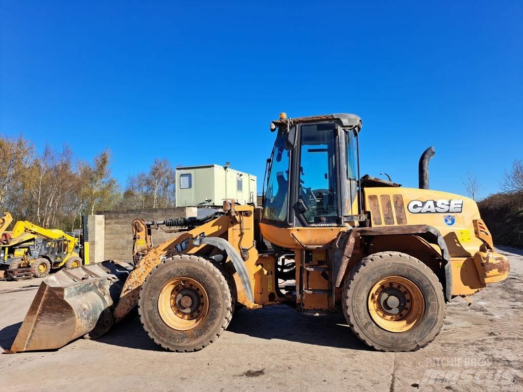 CASE 521 F XR لوادر بعجل