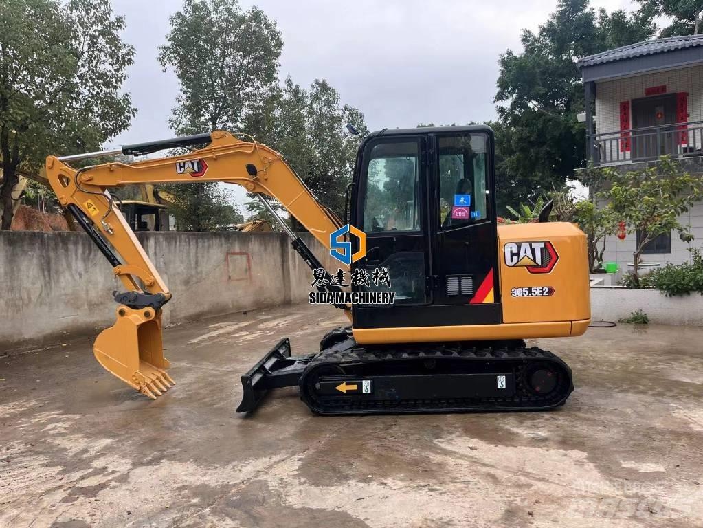 CAT 305.5E2 حفارات زحافة