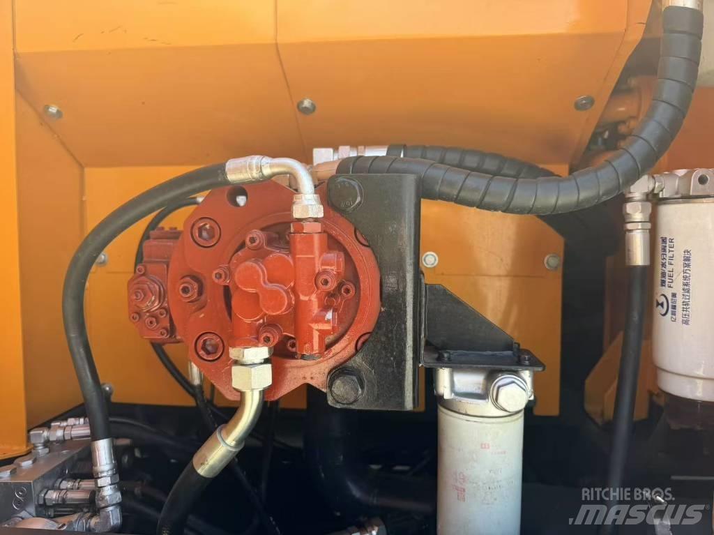 Hyundai R220LC-9S حفارات زحافة