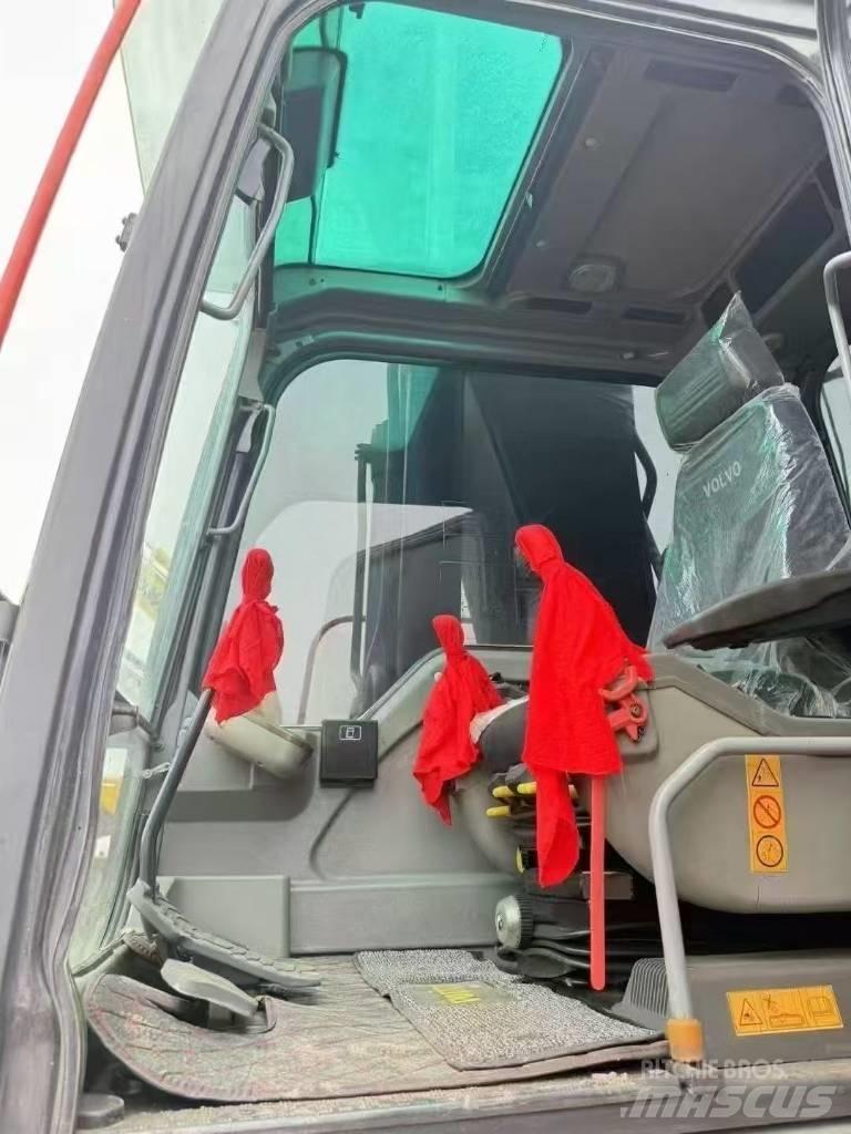 Volvo 290 حفارات زحافة