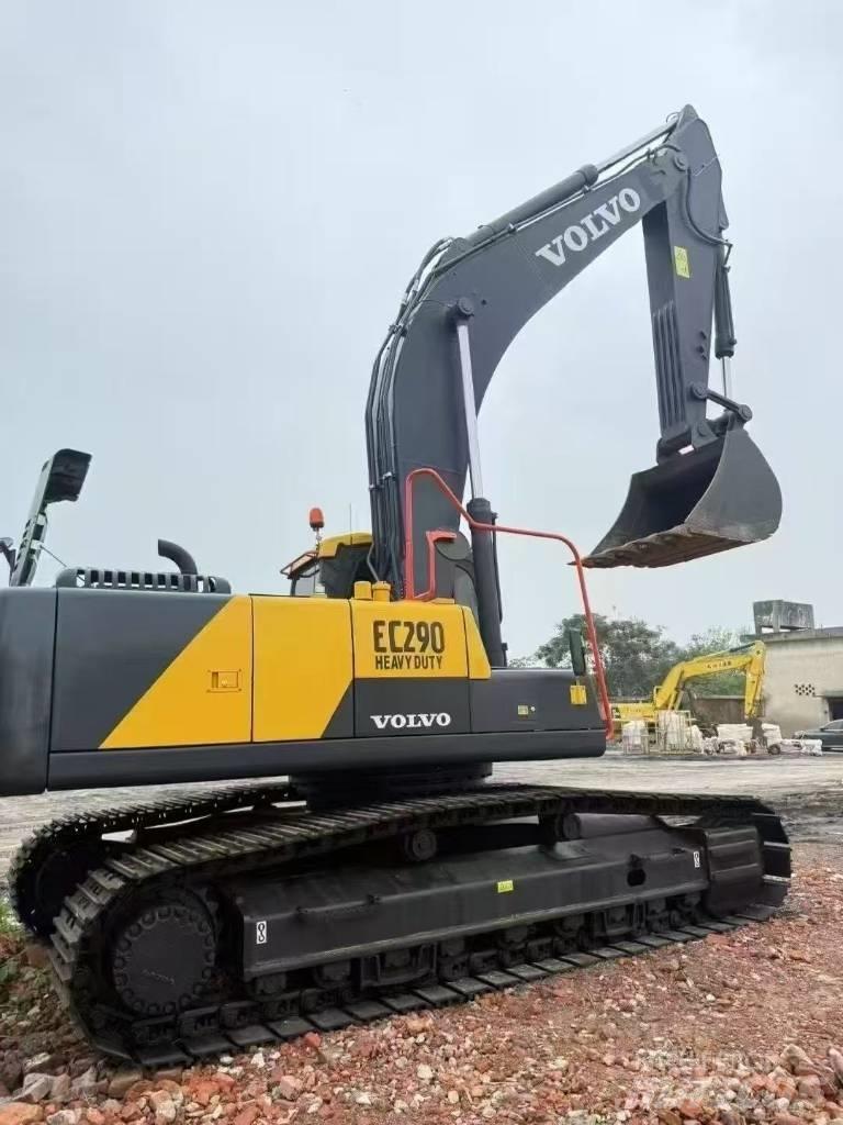 Volvo 290 حفارات زحافة