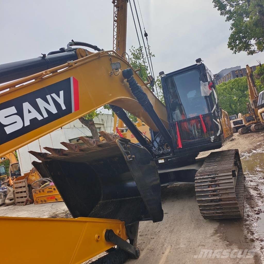 Sany SY 235 H حفارات زحافة