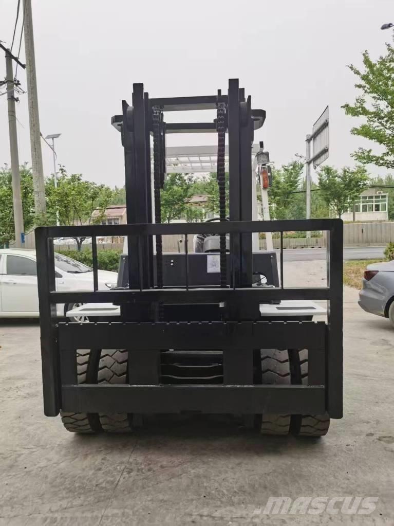 TCM FD 50 شاحنات الديزل