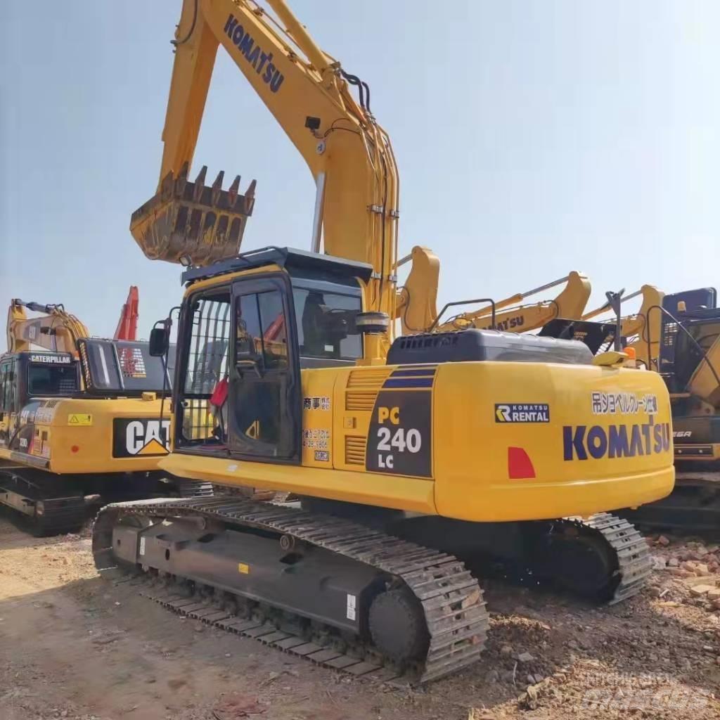 Komatsu PC 240 LC-8 حفارات زحافة