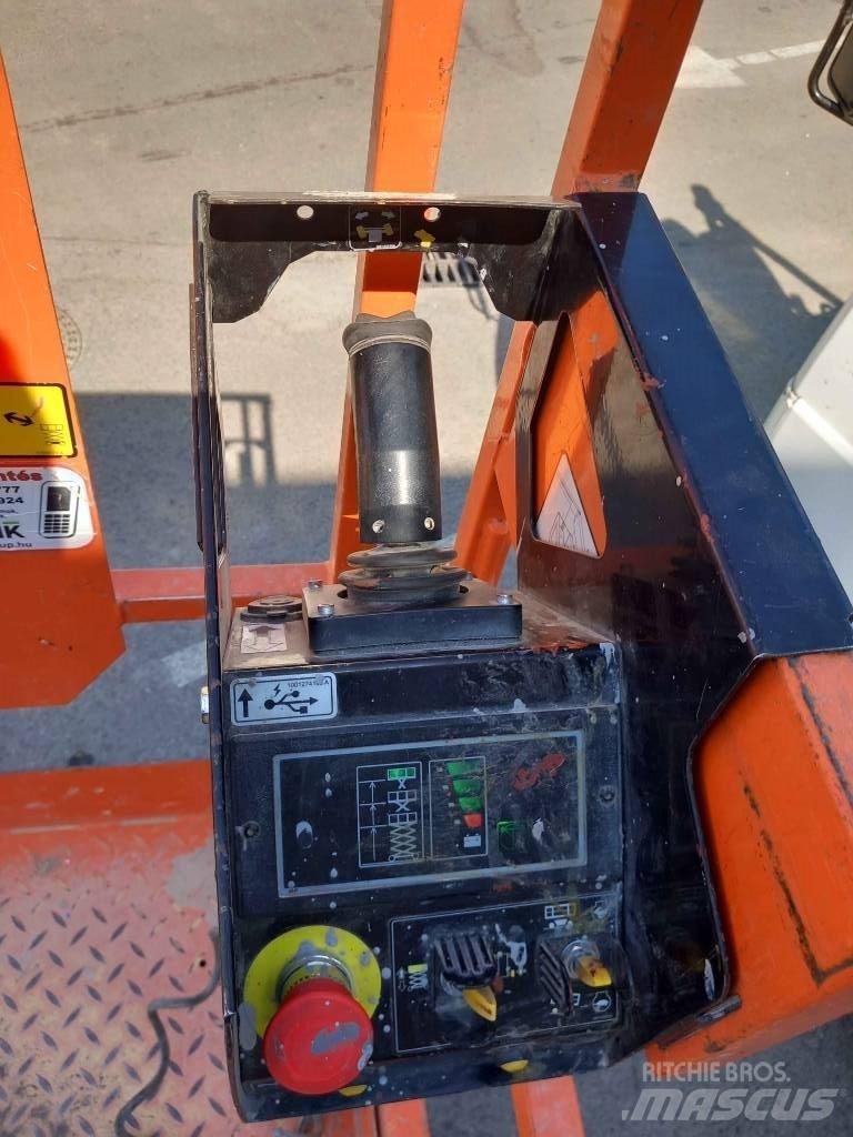 JLG 4045R رافعات مقصية الشكل