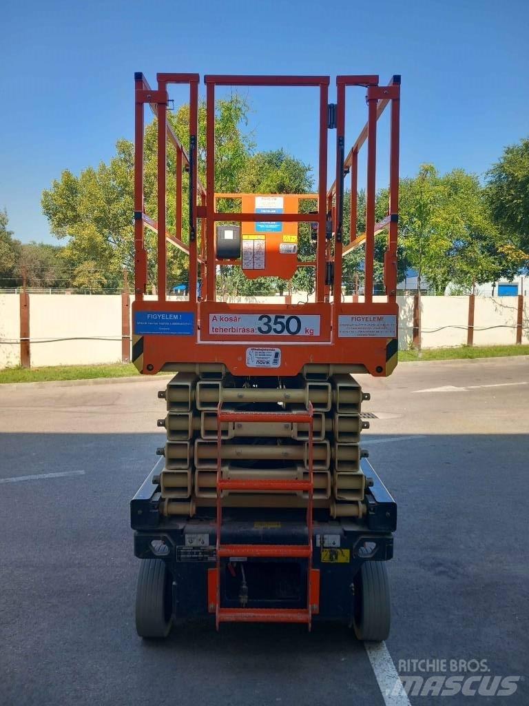 JLG 4045R رافعات مقصية الشكل