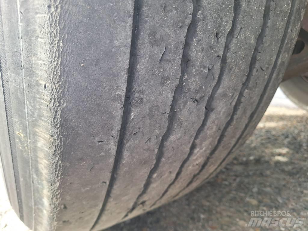 Krone Gardin trailer نصف مقطورات بباب جانبي
