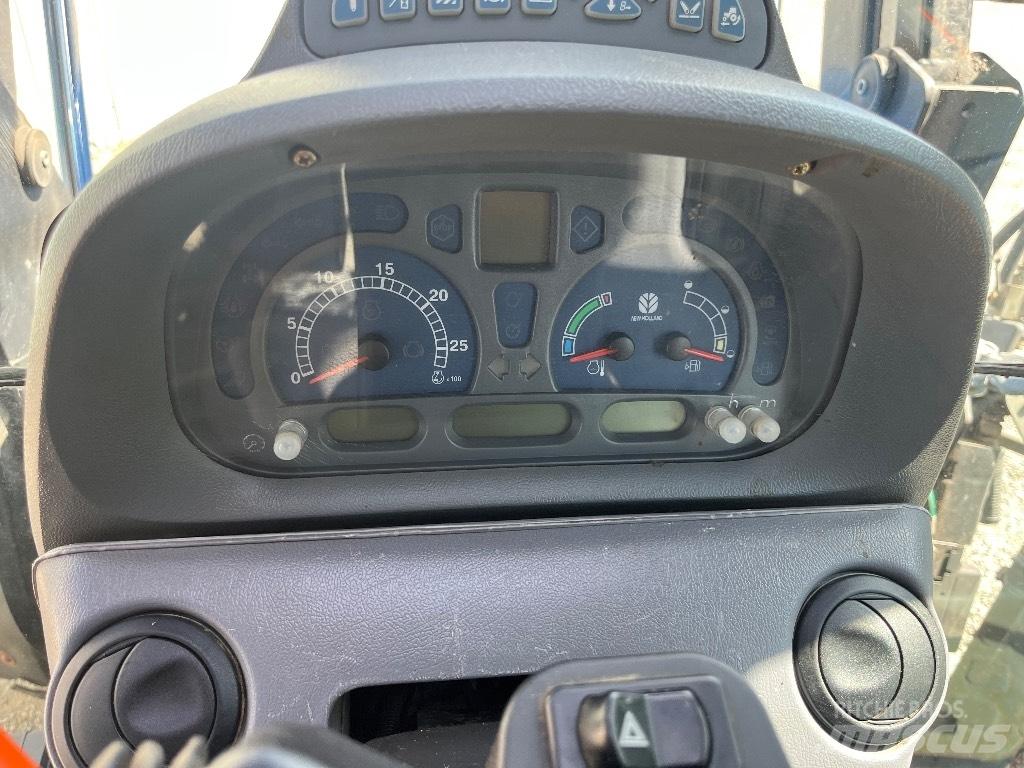 New Holland TS 135 A الجرارات