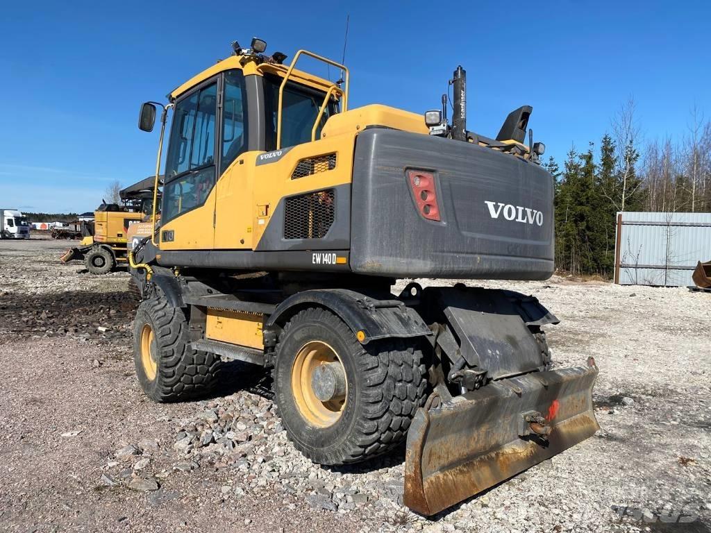 Volvo EW 140 D حفارات بعجل