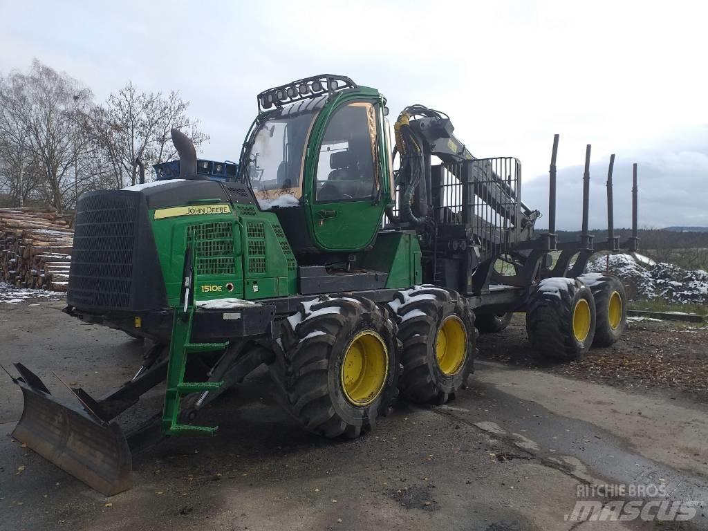 John Deere 1510 E شاحنات
