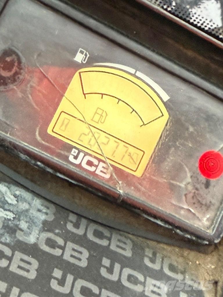 JCB 926 شاحنات الطرق الوعرة