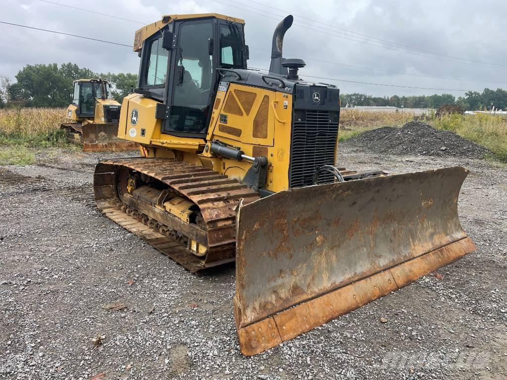 John Deere 700 KLGP بلدوزرات مجنزرة
