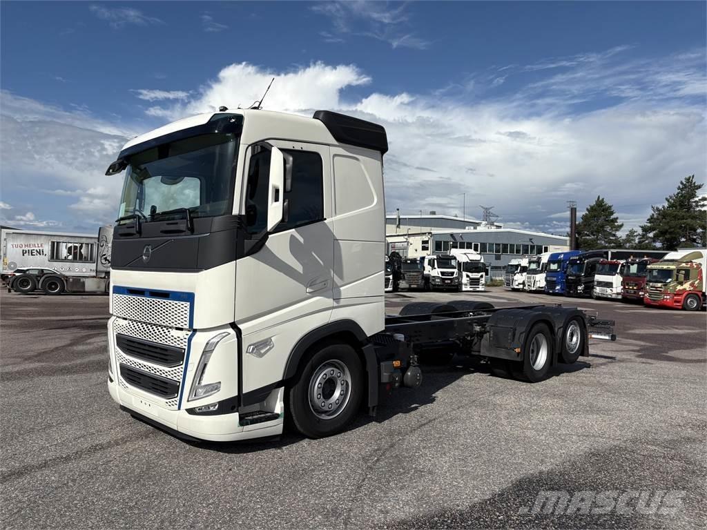 Volvo FH460 6x2 شاحنات بمقصورة وهيكل