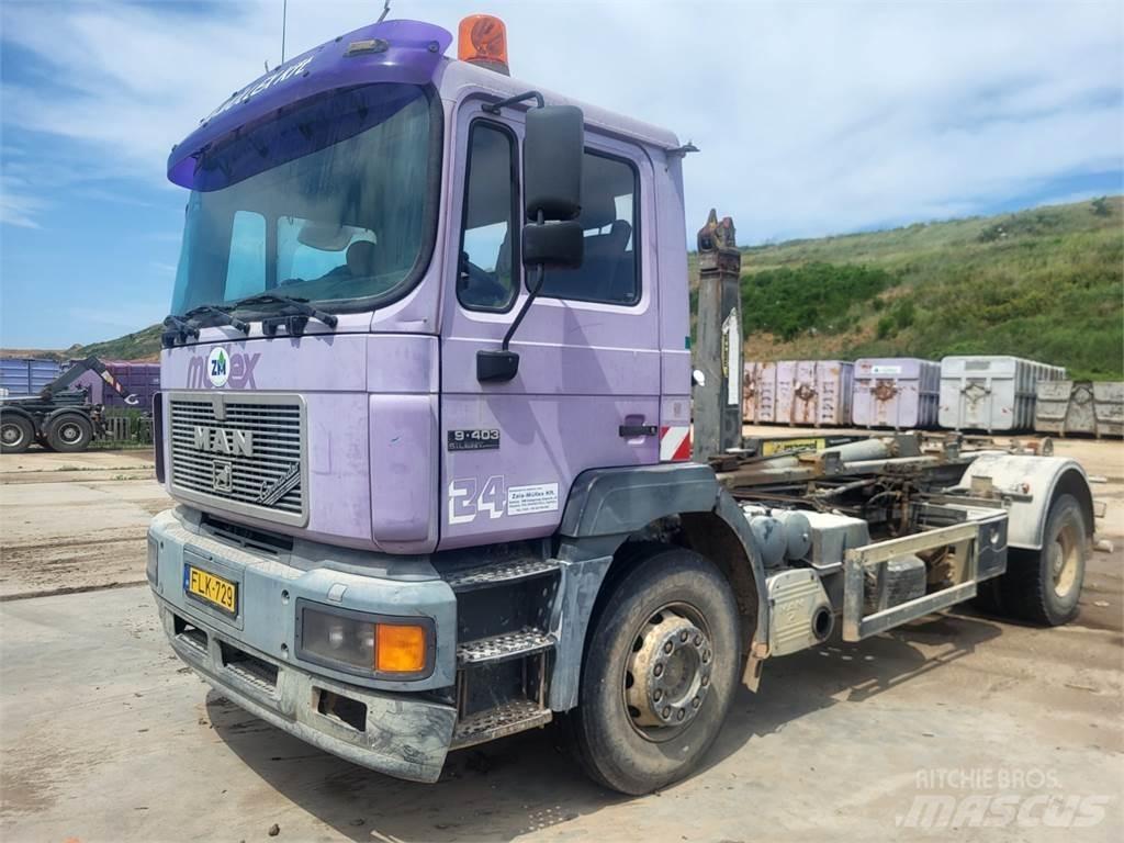 MAN F 2000 شاحنات بمقصورة وهيكل