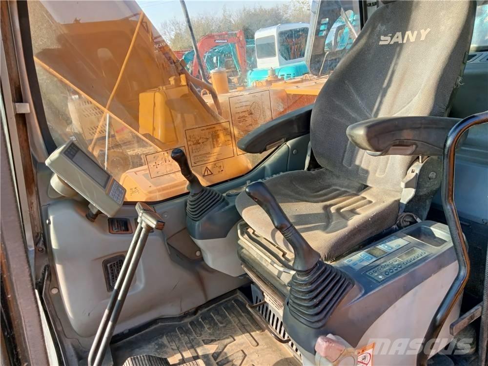 Sany SY135C حفارات زحافة