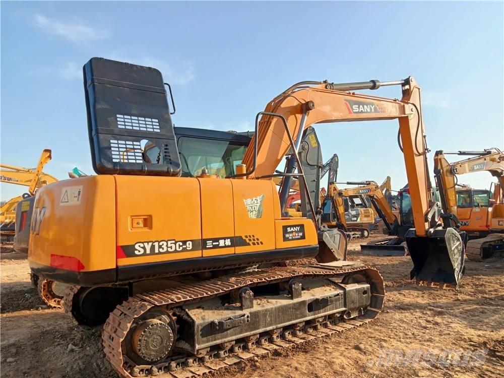 Sany SY135C حفارات زحافة