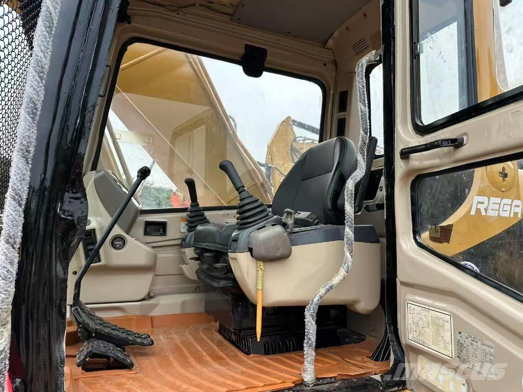 CAT 320BL حفارات زحافة