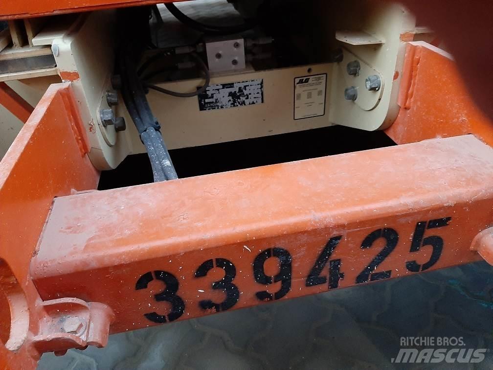 JLG 3394RT رافعات مقصية الشكل