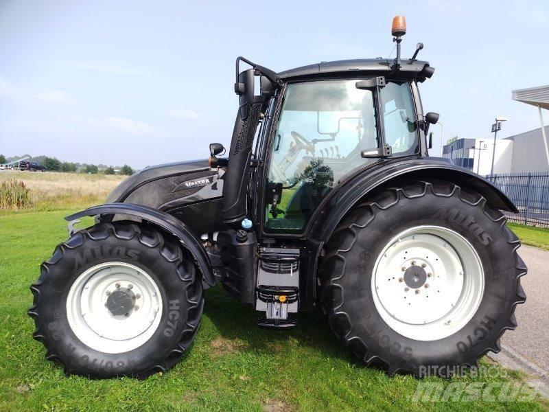 Valtra N 154 A الجرارات