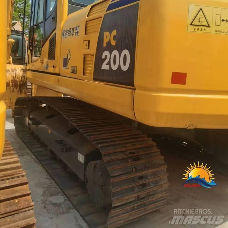 Komatsu PC 200-8 حفارات زحافة