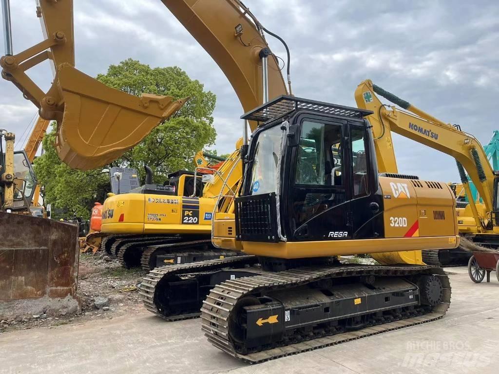 CAT 320 D حفارات زحافة