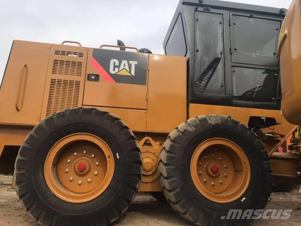 CAT 140k معدات تمهيد الطرق