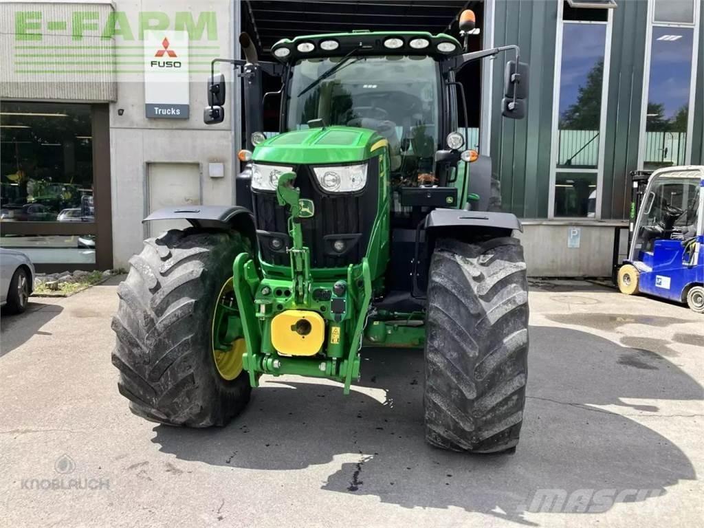 John Deere 6215r الجرارات